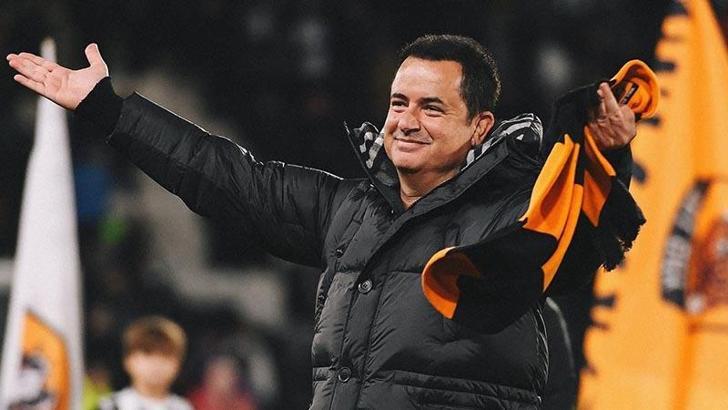 Acun Ilıcalı'nın takımlarından çifte zafer