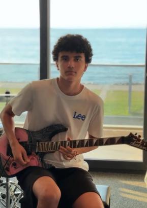 Enerji içeceği ile birlikte alkol aldıktan sonra rahatsızlanan 16 yaşındaki Alp, kurtarılamadı