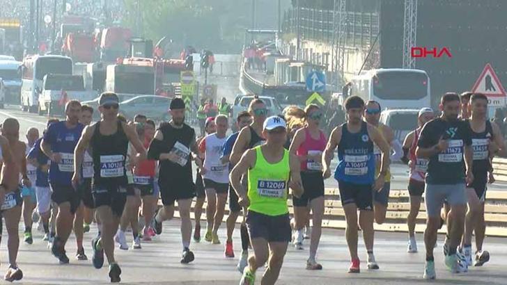 İstanbul Maratonu'nda vatandaşlar hem güzel havanın hem de 15 Temmuz Şehitler Köprüsü manzarasının tadını çıkardı