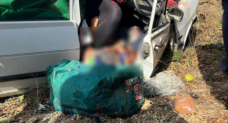 Manisa'da yol kenarına savrulan otomobilin sürücüsü ve eşi öldü (2)