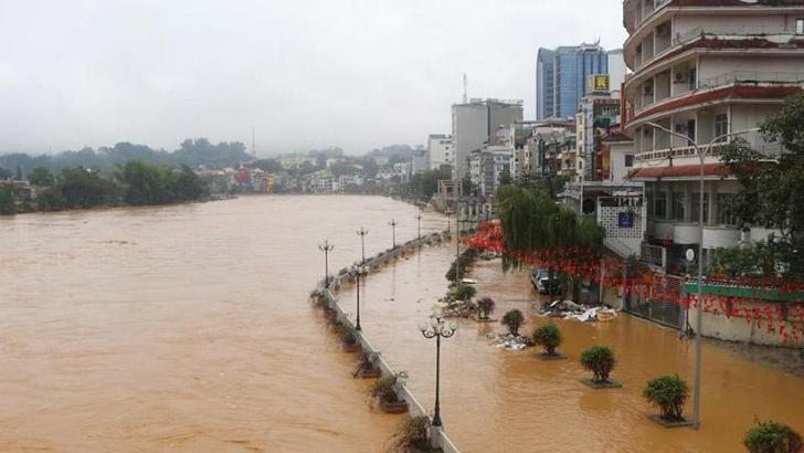 Vietnam'da sel ve heyelan nedeniyle hayatını kaybedenlerin sayısı 37’ye yükseldi