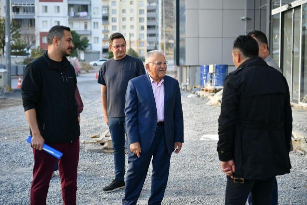 Başkan Büyükkılıç, Altınoluk Sosyal Yaşam Merkezi’ni inceledi