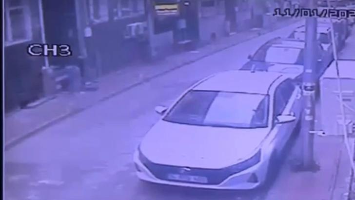 İstanbul - Fatih’te bayılan epilepsi hastasının telefonunu çaldı