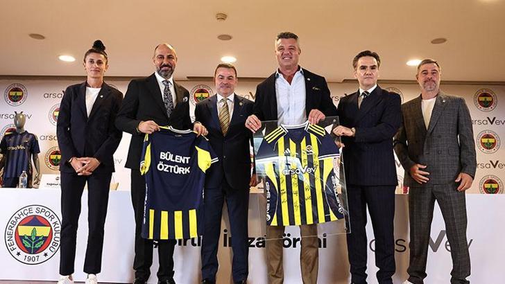 Fenerbahçe Kadın Futbol Takımı'na yeni isim ve forma göğüs sponsoru