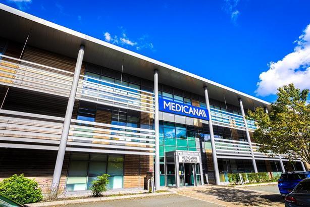 Medicana İngiltere açıldı, Romanya için imzalar atıldı