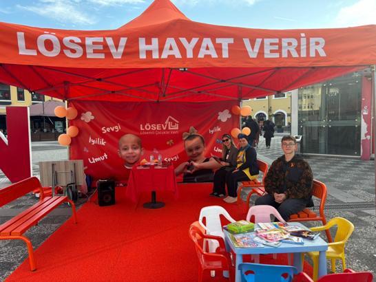 LÖSEV’den ‘Turuncu Çadır’ etkinliği