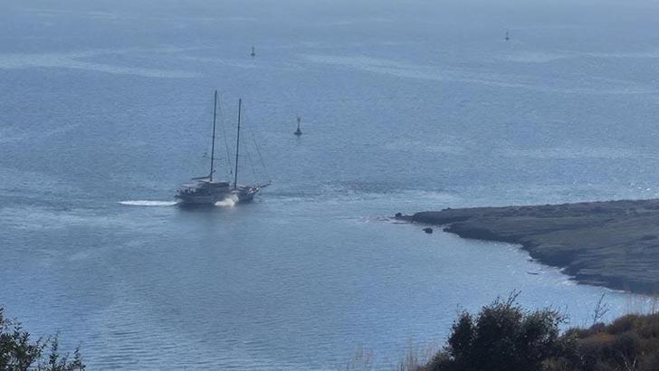 Bodrum'da 41 metre uzunluğundaki yelkenli karaya oturdu