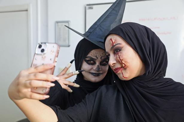 ATASEM kursiyerlerden korku filmi makyajı