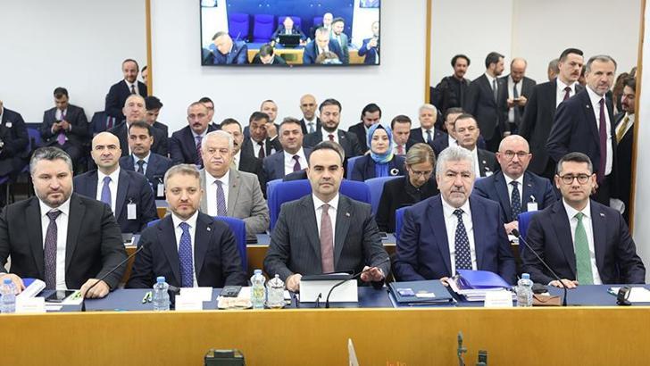 Bakan Kacır: Türkiye ekonomisi kesintisiz büyümesini 20 çeyrektir sürdürüyor