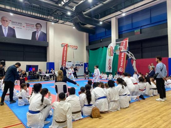 Fatih'te Okullararası Suriçi Kupası başladı