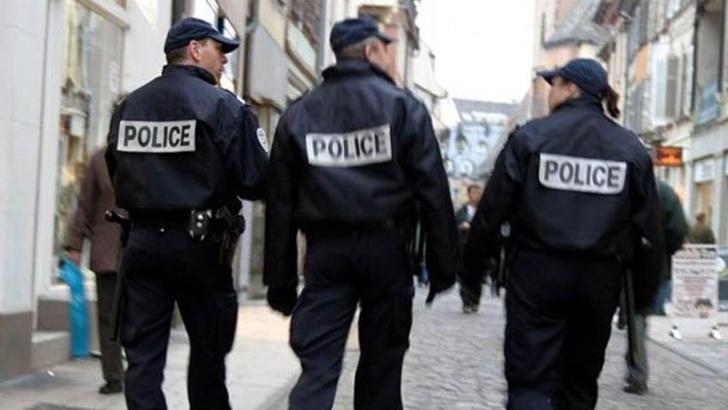 Fransa'da araç kalabalığın arasına girdi: 9 yaralı