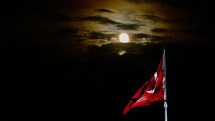 Süper Ay Manisa’da göz kamaştırdı