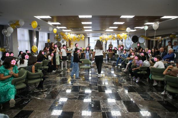 Hatay’da yetim kız çocuklarının doğum günü kutlandı