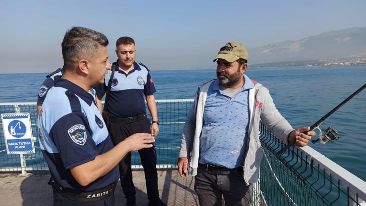 İskenderun'da olta ile balık tutanlara uyarı