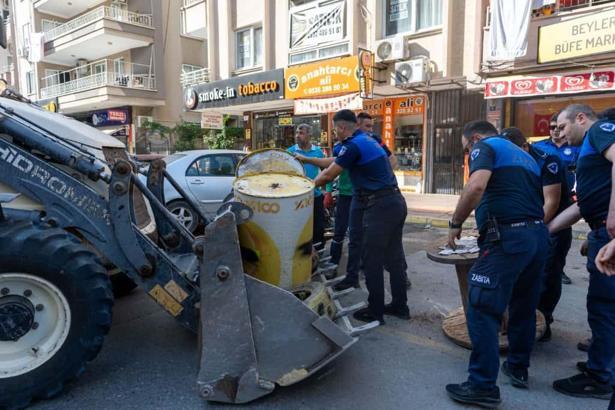 Yenişehir’de kamu alanları işgallerden temizleniyor