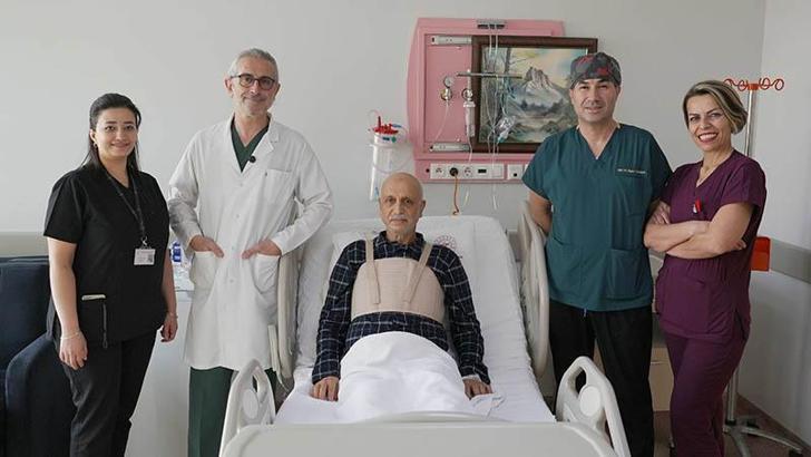 Kalbinde tümör ve 3 ana damar tıkanıklığı tespit edilen hasta ameliyatla sağlığına kavuştu