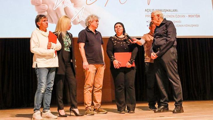 Donör aileleri ve organ bağışı ile yaşama tutunanların duygu dolu buluşması