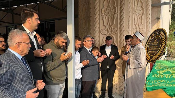 Taş ocağındaki göçükte yaşamını yitiren operatör, toprağa verildi