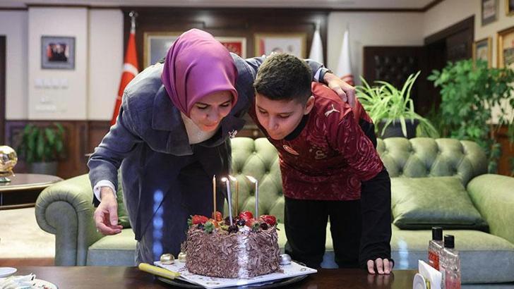 Bakan Göktaş, şehit oğlunun doğum gününü kutladı