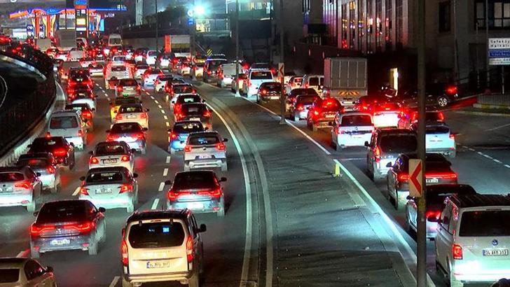 İstanbul'da ara tatil öncesi trafik yoğunluğu yüzde 87'ye ulaştı