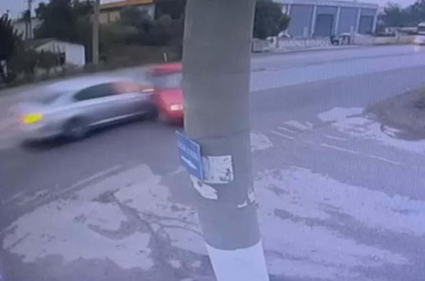 İzmir'de 2 kişinin öldüğü, 4 kişinin yaralandığı kaza kamerada