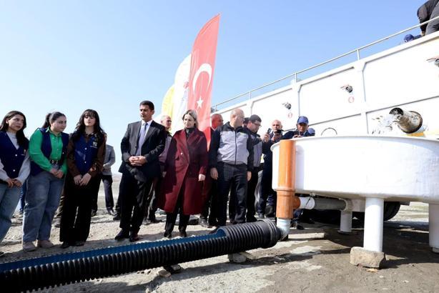 Hibe edilen 300 bin sazan balığı yavrusu, Haydar Aliyev Göleti'ne bırakıldı