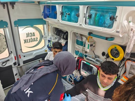 Motosikletle uçuruma düştüler