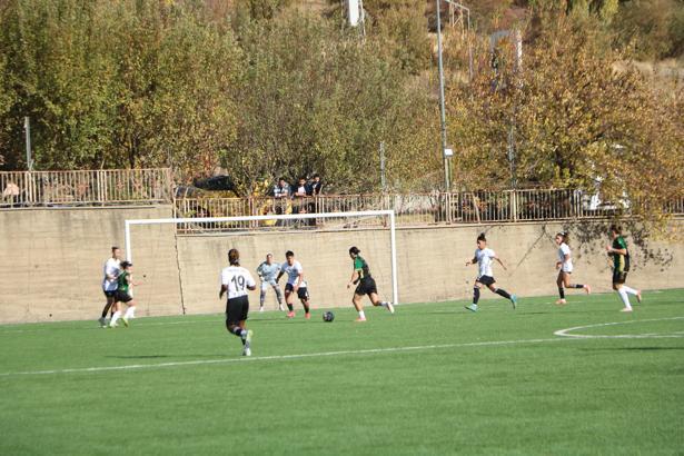 Yüksekova Spor Kadın Futbol Takımı, Ünye Kadın Sporu 2-0 mağlup etti