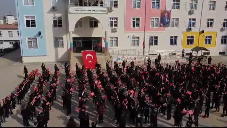 Batman’da 563 ilkokul öğrencisi, ‘Atatürk Çocukları’ şarkısını seslendirdi
