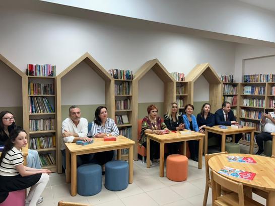 Hatay’da depremden etkilenen okulda kütüphane açıldı