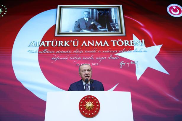 Cumhurbaşkanı Erdoğan: Cepheleşmenin en büyük mağduru Atatürk'ün hatırası ve eserleri