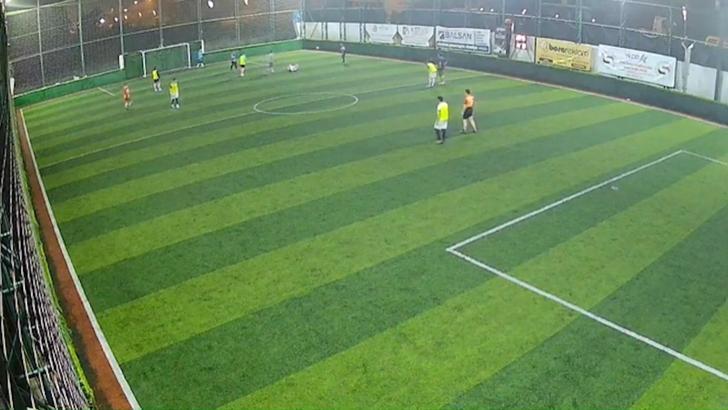 Halı sahada dili boğazına kaçtı, arkadaşlarının müdahalesiyle hayatta kaldı