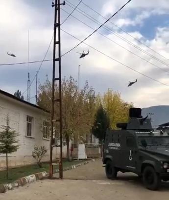 Şırnak’ta saat 09.05’te 3 askeri helikopterle Atatürk’e saygı duruşu