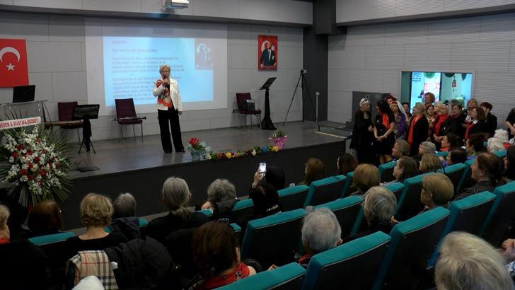 Hiç müzik eğitimi almayan 175 kadın, Atatürk'ü kendi besteledikleri şarkıyla andı (2)