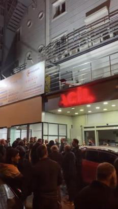 İstanbul - Beyoğlu'nda özel hastane deprem tadilatı nedeniyle kapatıldı; çalışanlar 7 aydır maaş alamadıklarını iddia etti