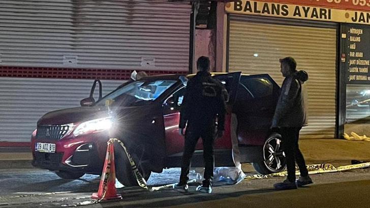 Büyükçekmece'de otomobildeki tartışma kanlı bitti: 2 ölü, 1 ağır yaralı