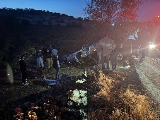 Mardin'de takla atan otomobildeki 3 kişi yaralandı