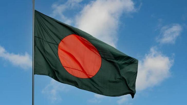 Bangladeş'te 11 farklı noktada patlama meydana geldi