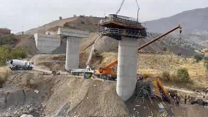 Diyarbakır'da viyadük inşaatında iskele çöktü; 4 ölü, 1 yaralı