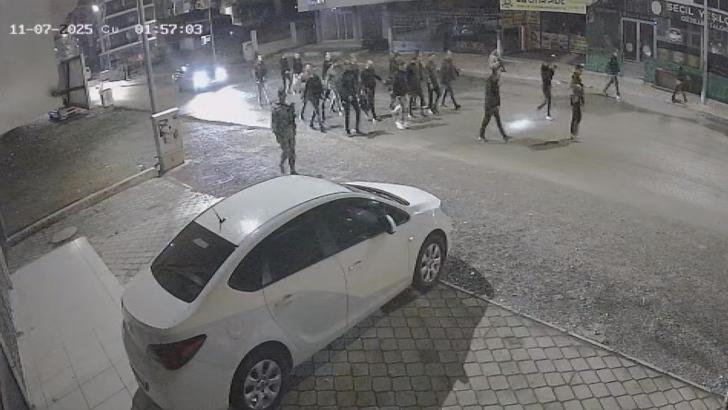 'Dur' ihtarına uymayıp İl Emniyet Müdürü Zaimoğlu'nun üzerine aracını sürdü, ateş açılıp durduruldu