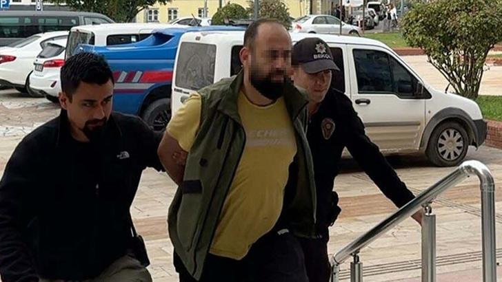 Atatürk'ü anmak için saygı duruşunda bulunanlarla alay eden motosikletliye ev hapsi