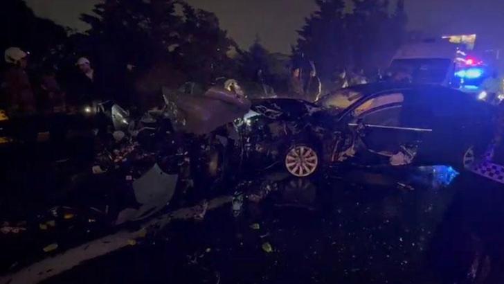 Ataşehir’de 5 aracın karıştığı zincirleme kaza: 2’si ağır 6 yaralı