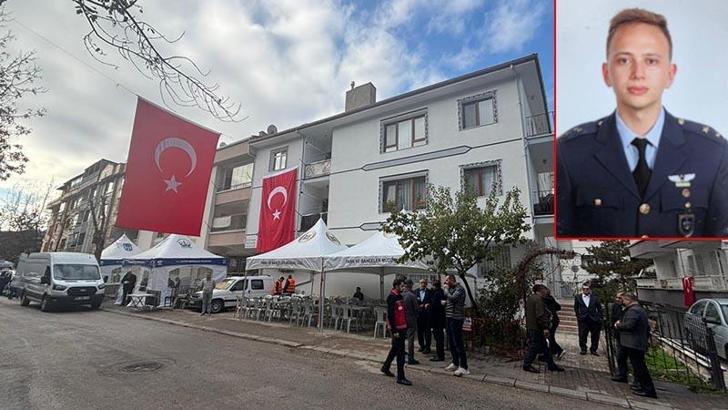 Şehit pilot Cüneyt Kandemir’in Ankara'daki baba evinde yas