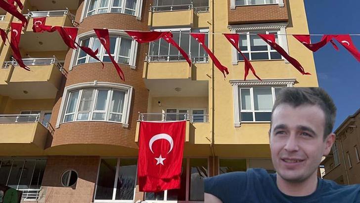 Niğdeli şehidin babaevine Türk bayrakları asıldı