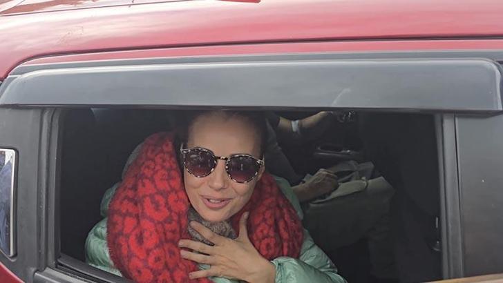 Beykoz'da trafik kazası geçiren oyuncu Özgü Namal taburcu oldu