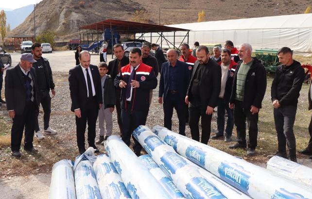 Oltu’da yırtık seralar yüzde 50 hibe desteğiyle yenilendi