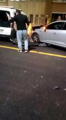 Kaza yapan oğluna kızan babayı çevredekiler sakinleştirdi