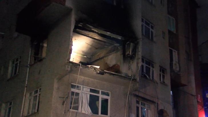 İstanbul - Kağıthane'de 6 katlı binada patlama anı kamerada; molozlar yola savruldu / Yeni görüntüler