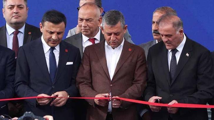 CHP Genel Başkanı Özel, Kabataş Meydanı açılış törenine katıldı