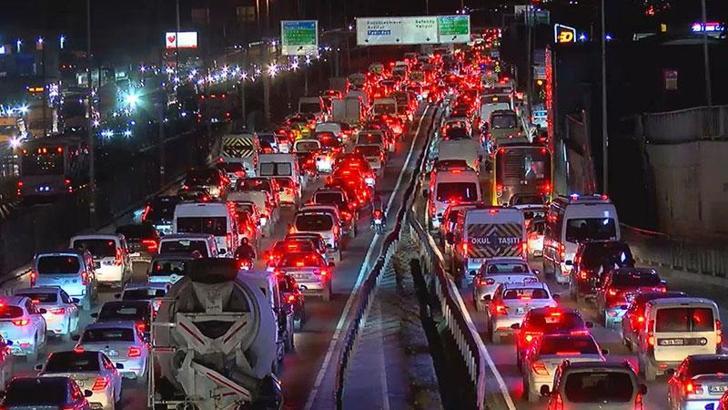 İstanbul'da trafik yoğunluğu yüzde 89'a ulaştı